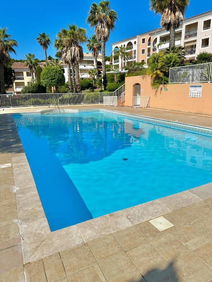 La Girelle De Vacances Giens Hyères Exteriör bild